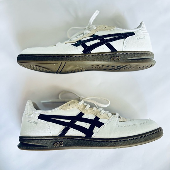 10 ASICS Skyhand OG Sneakers Shoes Mens 8.5 white black brown ivory trending - Picture 7 of 9